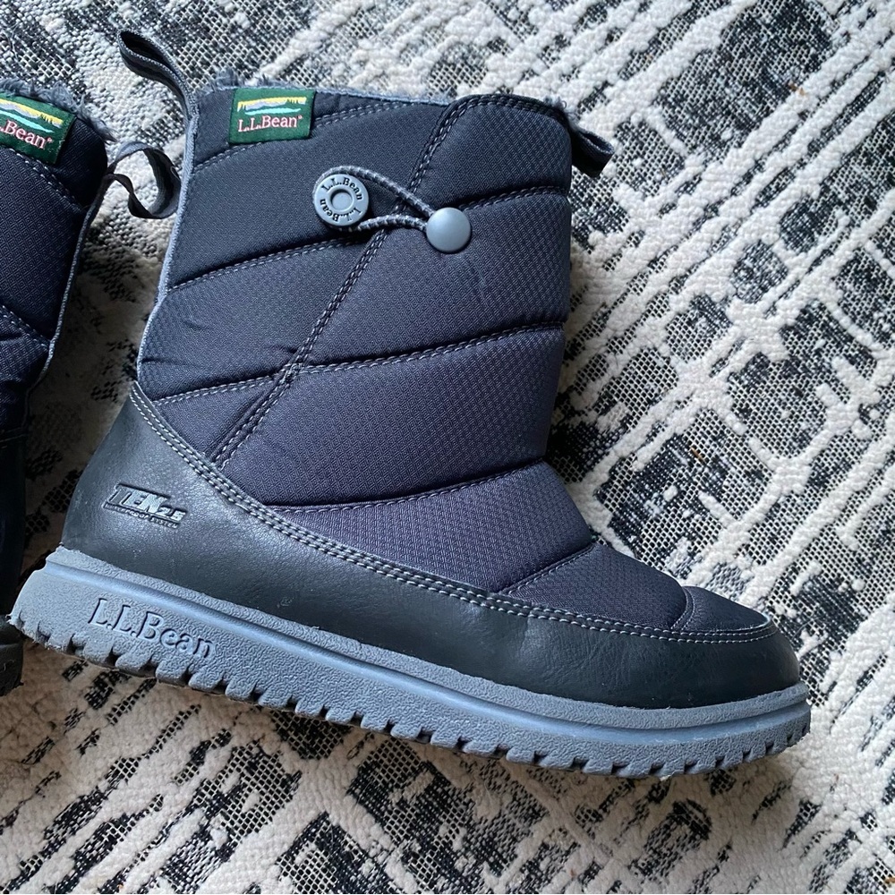 L.L. Bean Ultralight Kids Charcoal Snow Boots Size 2 - Picture 2 of 10